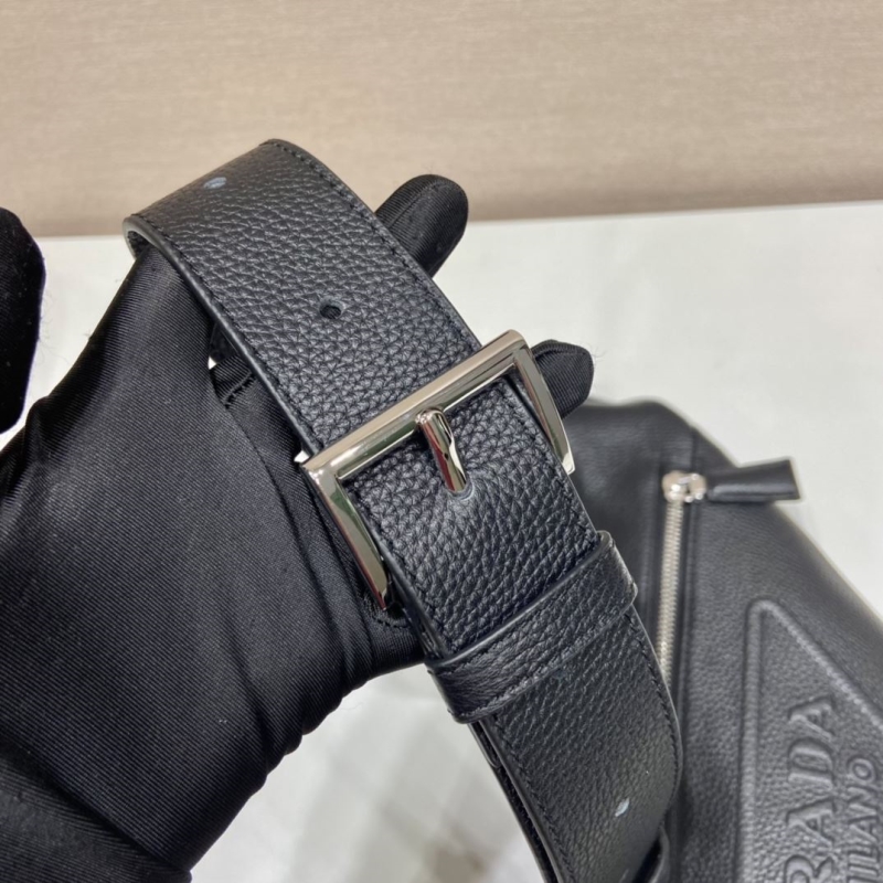Pra*a waist chest packs